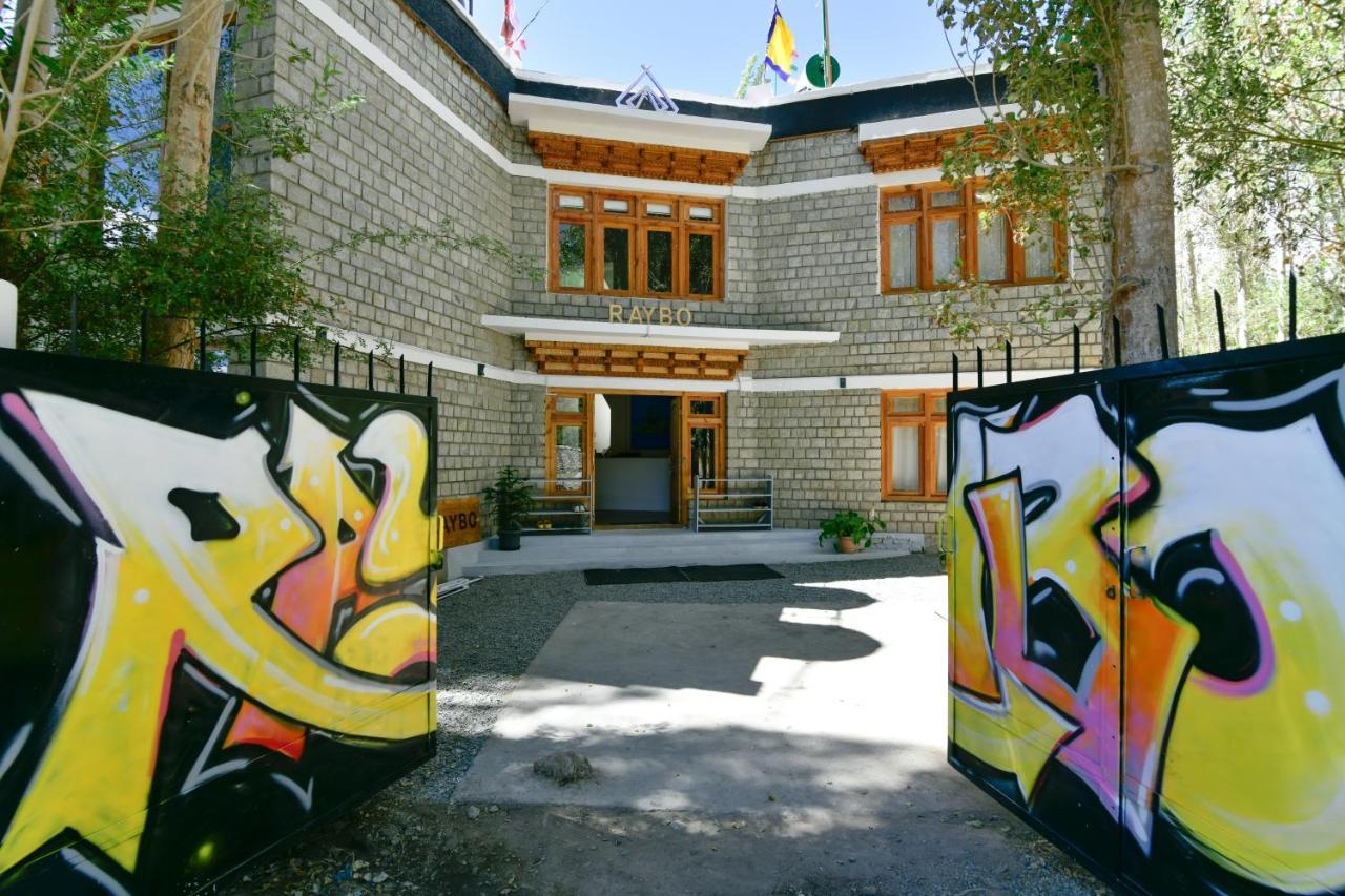 Raybo Hostel Leh Exterior photo